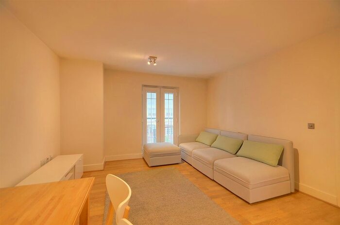 2 Bedroom Flat To Rent In Coleridge Drive, Ruislip HA4