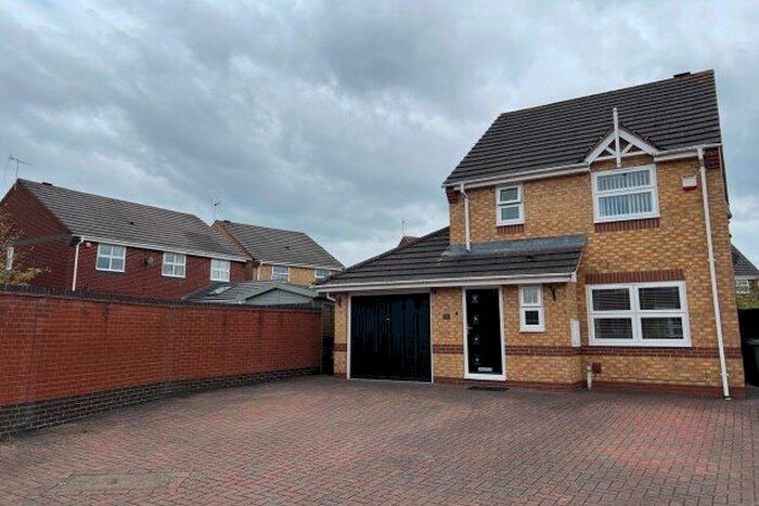 3 Bedroom Detached House To Rent In Hatfield Close, Swindon, SN25