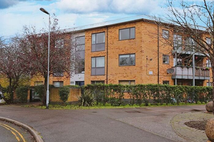 2 Bedroom Flat For Sale In Taywood Road, Northolt, UB5
