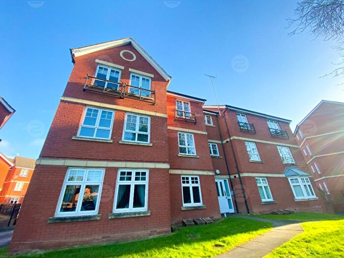 2 Bedroom Flat To Rent In St. Peters Close, Bromsgrove, Worcestershire, B61