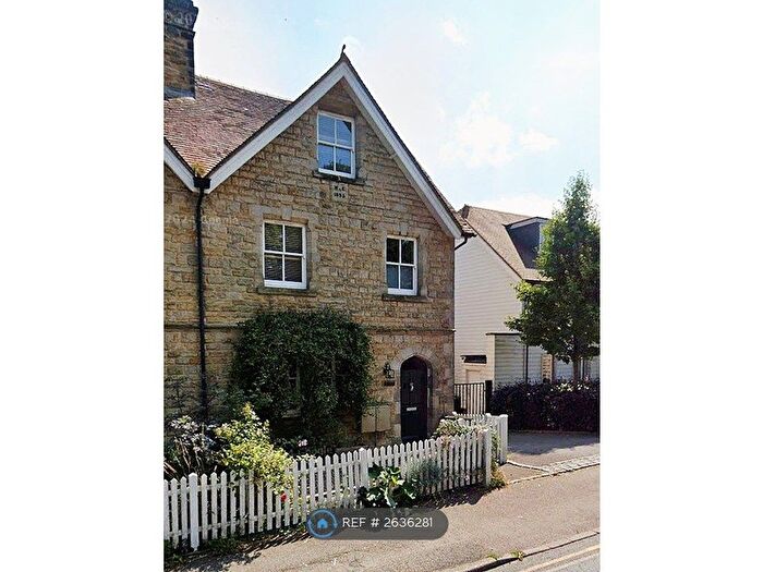 4 Bedroom End Terrace House To Rent In Sandrock Villas, Etchingham, TN19