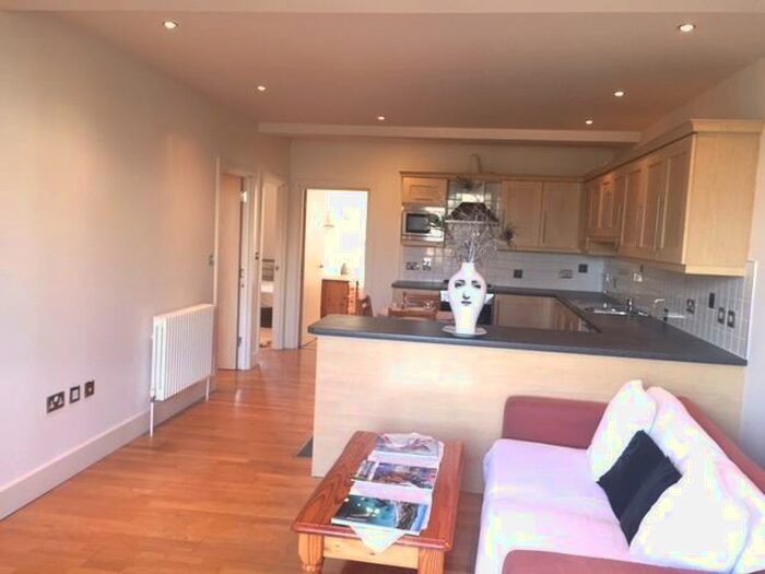 3 Bedroom Flat To Rent In Grosvenor Terrace, London, SE5