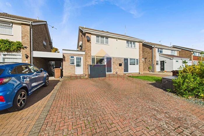 2 Bedroom Semi-Detached House For Sale In Knapton Close Spingfield, CM1