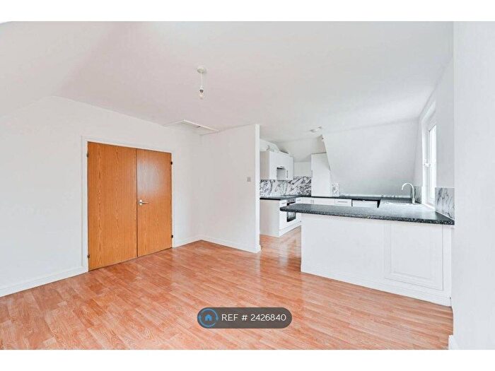 1 Bedroom Flat To Rent In High Street, Beckenham, BR3