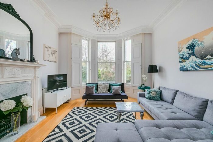 3 Bedroom Maisonette To Rent In St. James's Gardens, London, W11