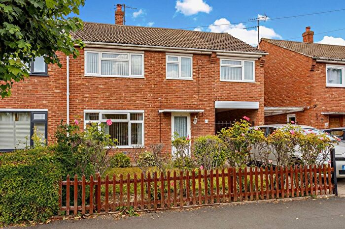 4 Bedroom Semi-Detached House For Sale In Bourne Road, Cambridge, Cambridgeshire, CB4