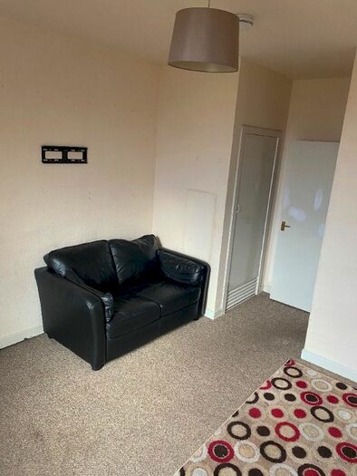 2 Bedroom Flat To Rent In Provost Road, Stobswell, Dundee, DD3