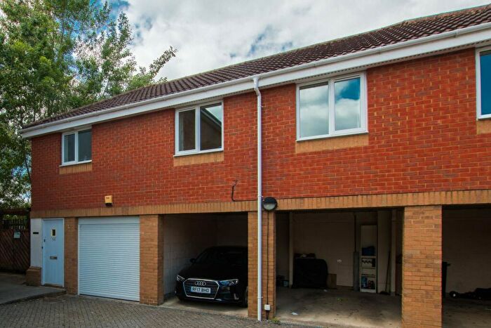 2 Bedroom Coach House To Rent In Pound Lane, Thatcham, RG19