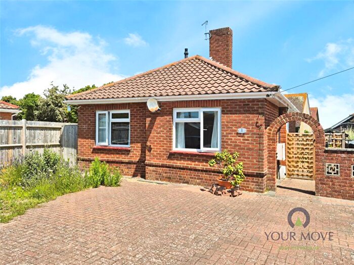 2 Bedroom Bungalow For Sale In Broadview Close, Eastbourne, East Sussex, BN20