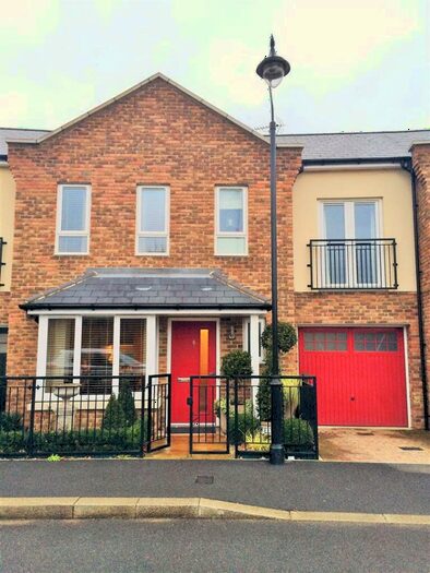 3 Bedroom Terraced House To Rent In Vaughan Avenue, Greenhithe, DA9