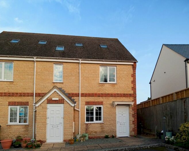 1 Bedroom Flat To Rent In Wroslyn Road, Witney, Oxfordshire, OX29