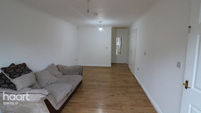1 Bedroom Apartment To Rent In Boreham Road, London, N22