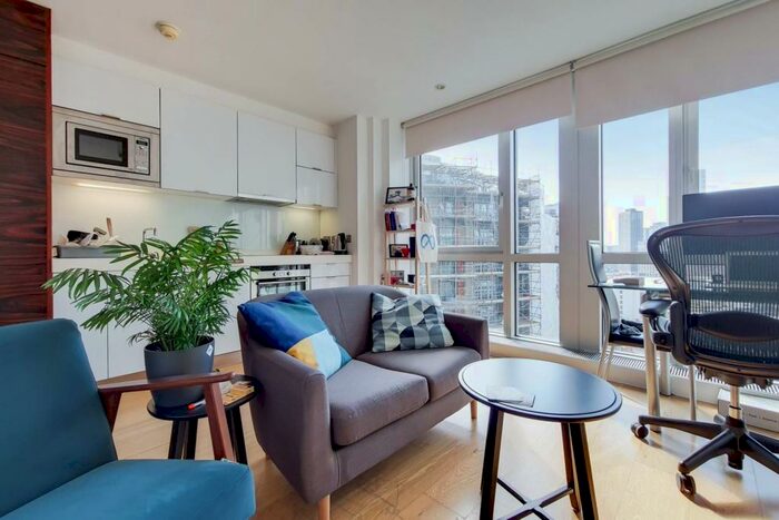 Studio To Rent In Ontario Tower, Canary Wharf, London, E14