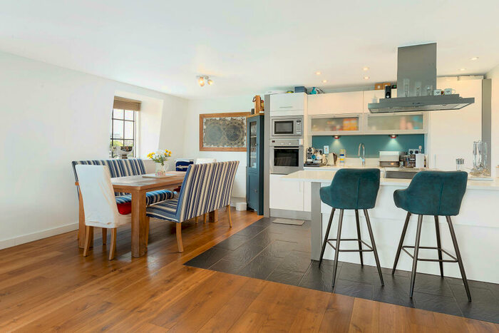 2 Bedroom Apartment To Rent In Candlemakers Apartments, London, SW11