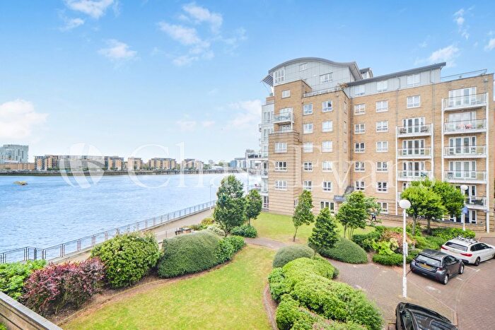 2 Bedroom Flat To Rent In St. Davids Square, Isle Of Dogs, London, E14