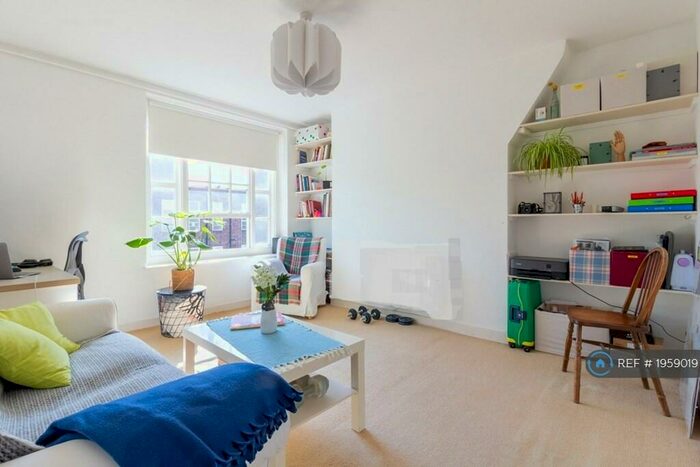 1 Bedroom Flat To Rent In Kilner House, London, SE11