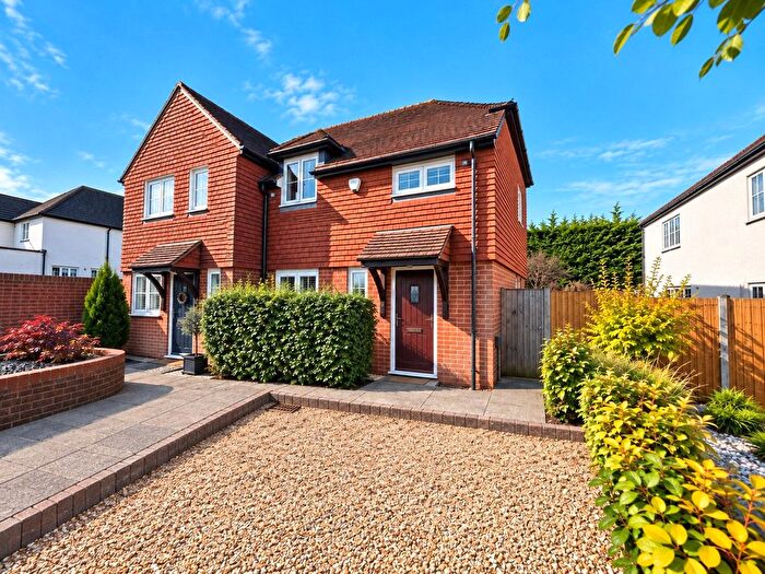 3 Bedroom Semi Detached House For Sale In Barncroft, Farnham, Surrey, GU9