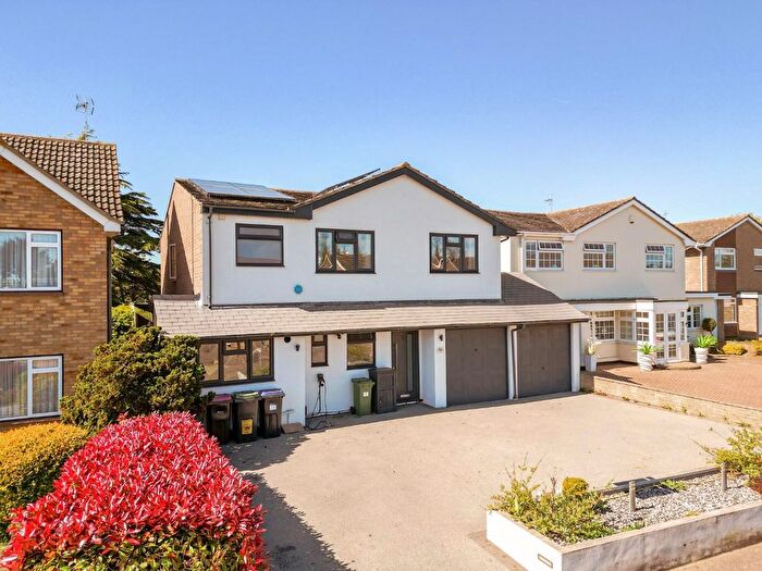5 Bedroom Detached House For Sale In Fortescue Chase, Southend-On-Sea, SS1