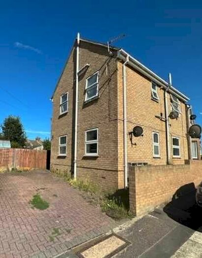 2 Bedroom Flat To Rent In Gordon Road, Gillingham, ME7