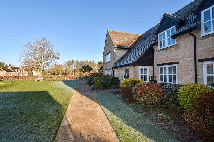 2 Bedroom Apartment For Sale In Carysfort Close, Peterborough, PE8