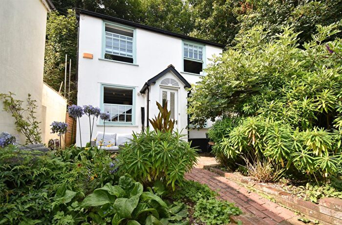 2 Bedroom Detached House To Rent In Church Passage, Hastings, TN34