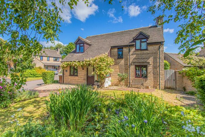 4 Bedroom Detached House To Rent In Paddock Close, Great Somerford, Chippenham, SN15