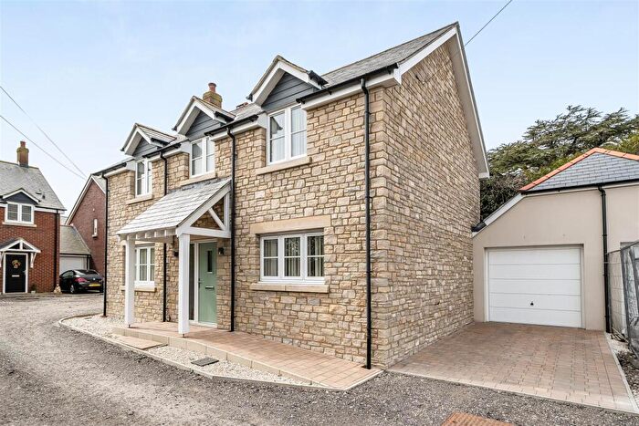 4 Bedroom Detached House For Sale In Anvil Close, Chickerell, Weymouth, DT3
