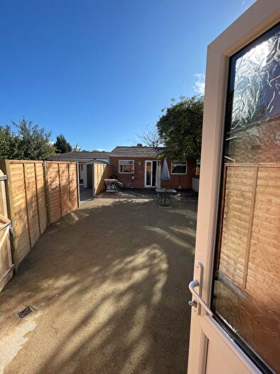 4 Bedroom Semi-Detached House To Rent In Spring Grove Road, TW3