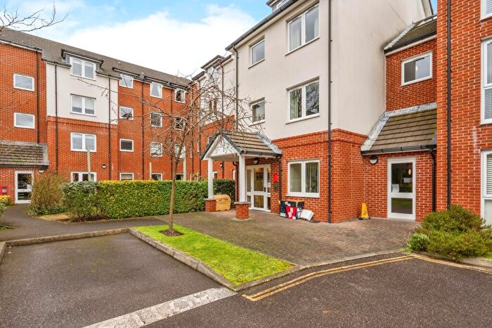 1 Bedroom Flat For Sale In Beaconsfield Road, Waterlooville, Hampshire, PO7