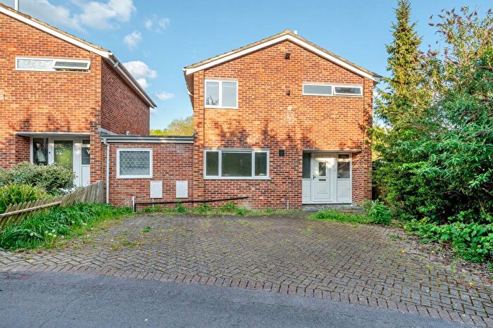 4 Bedroom Link Detached House For Sale In Caversham Park, Reading, RG4
