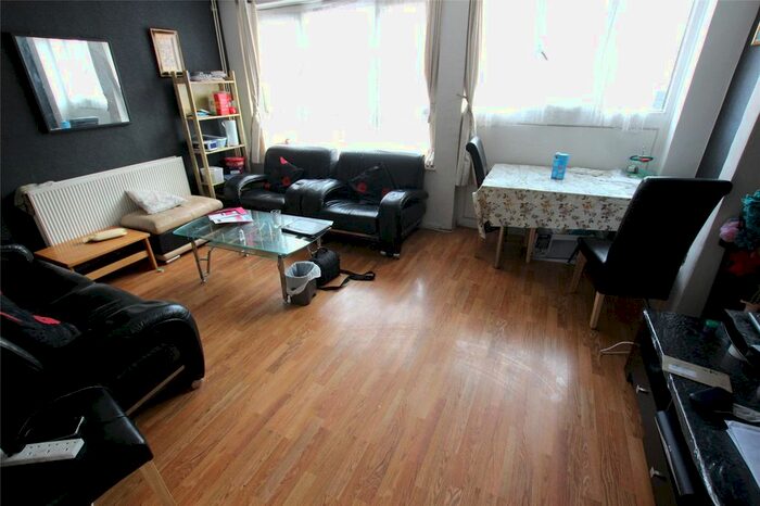 3 Bedroom Flat To Rent In Westcott House, East India Dock Road, London E14