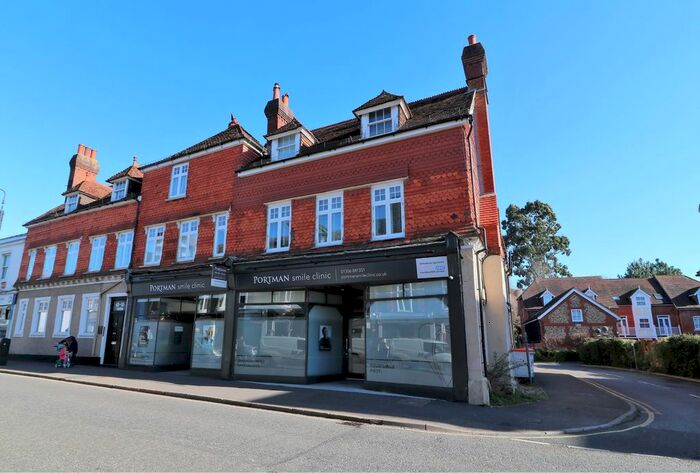 2 Bedroom Flat To Rent In South Street, Dorking, Surrey, RH4