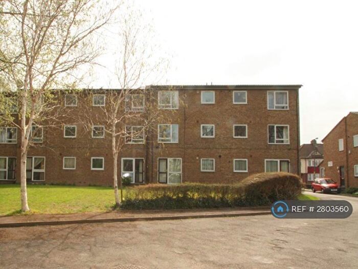 2 Bedroom Flat To Rent In The Meads, Morden, SM4