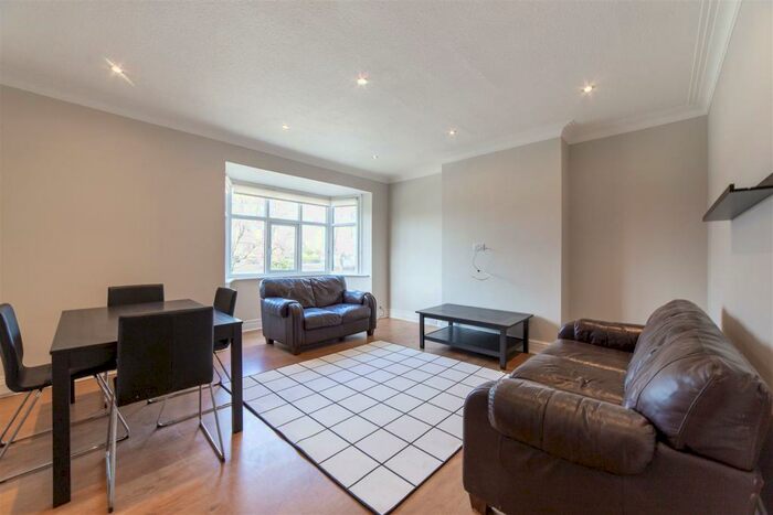 2 Bedroom Flat To Rent In St. Albans Crescent, Heatonn, NE6
