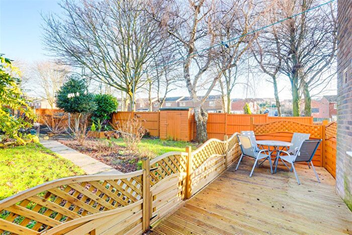 2 Bedroom End Of Terrace House To Rent In Spinningdale, Arnold, Nottinghamshire, NG5
