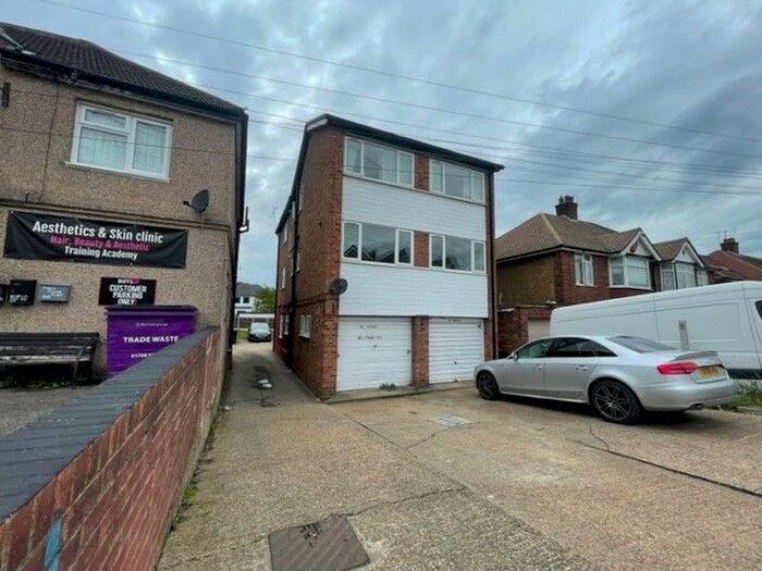 2 Bedroom Flat To Rent In Southend Road, Grays, RM17