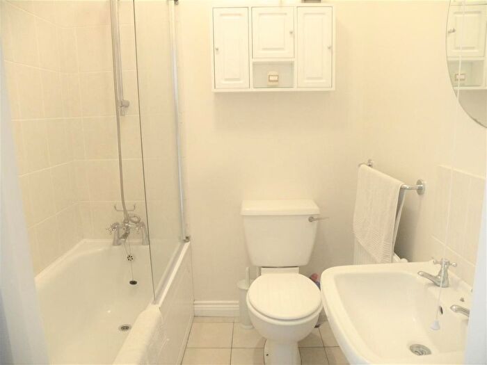 1 Bedroom Flat To Rent In Upton Park, Slough, SL1
