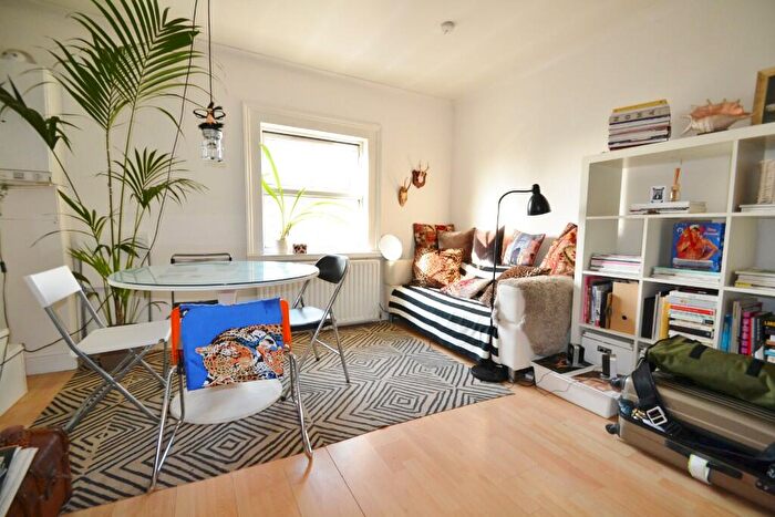 1 Bedroom Apartment To Rent In Stoke Newington High Street, London, N16