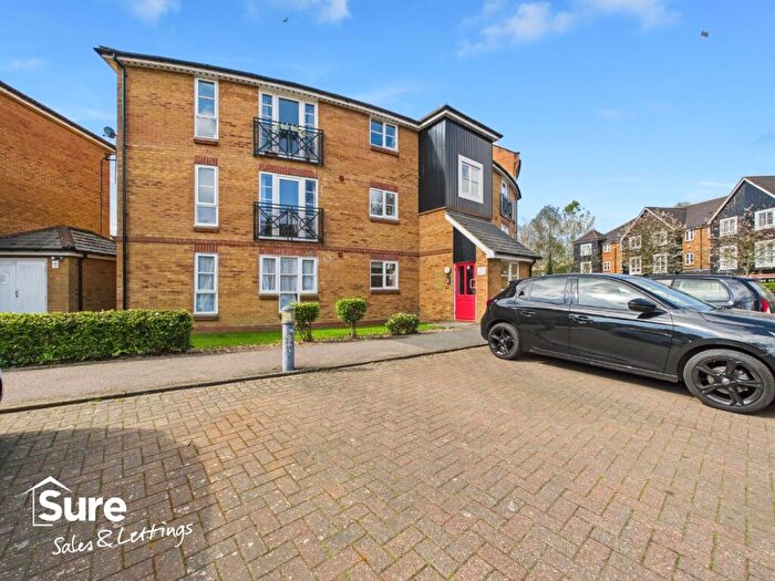 2 Bedroom Apartment To Rent In Imperial Way, Hemel Hempstead, Hertfordshire, HP3