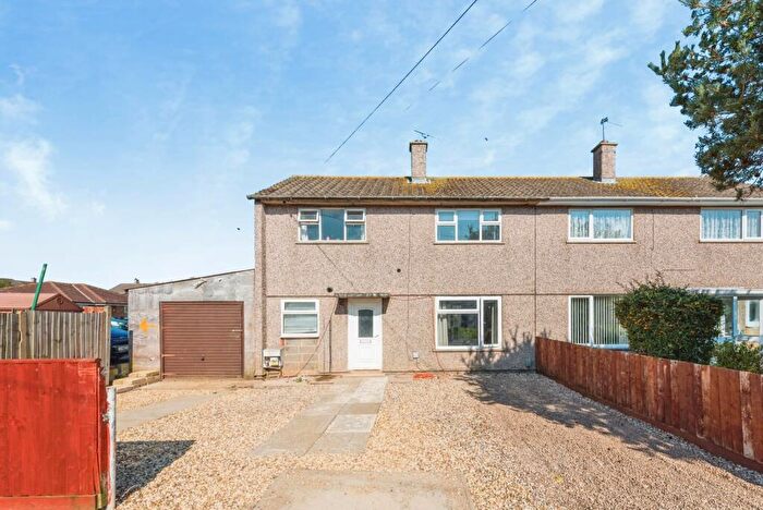 3 Bedroom End Of Terrace House For Sale In Monkton Close, Swindon, Wiltshire, SN3