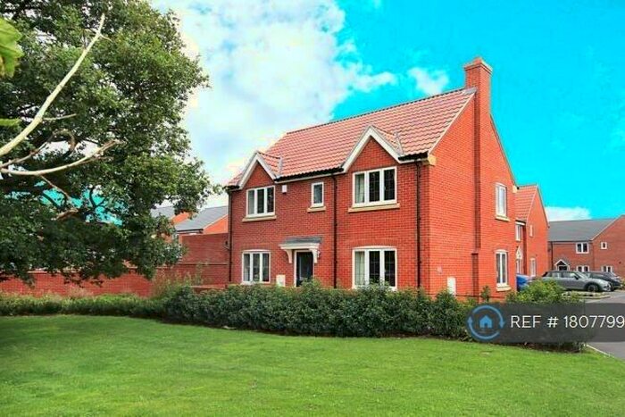 4 Bedroom Detached House To Rent In Caulfield Close, Chesterfield, S41