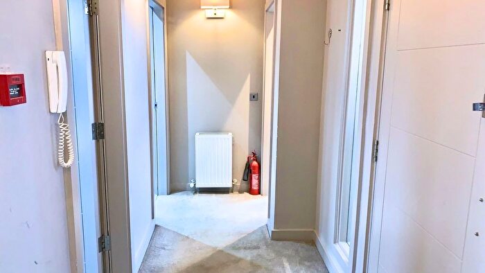 3 Bedroom Flat To Rent In Osborne Road, Jesmond, Newcastle Upon Tyne, NE2