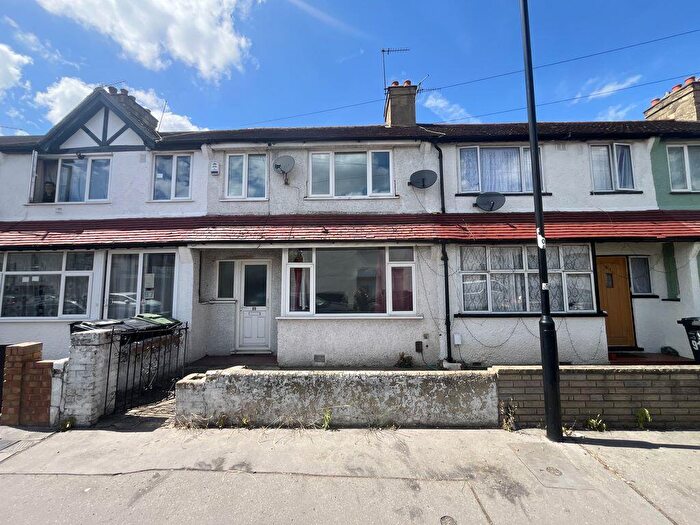 3 Bedroom Terraced House For Sale In Aurelia Road, Croydon, CR0