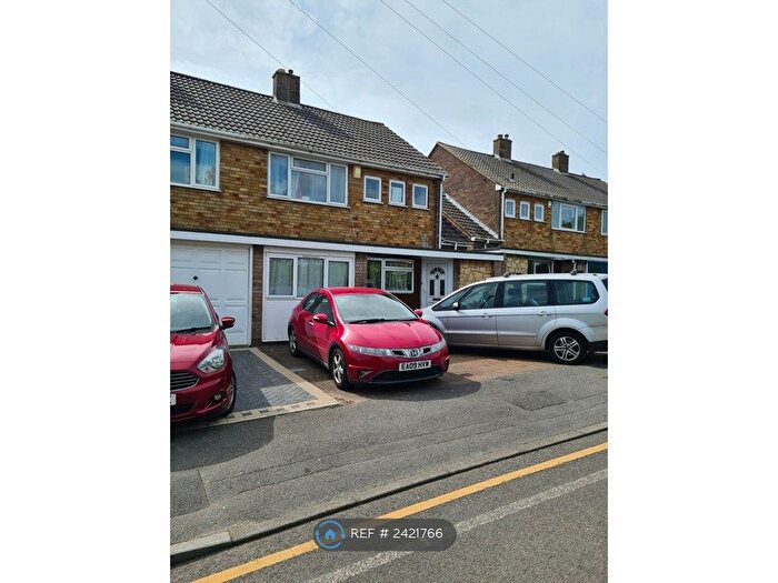 5 Bedroom Semi Detached House To Rent In Beaconsfield, Luton, LU2