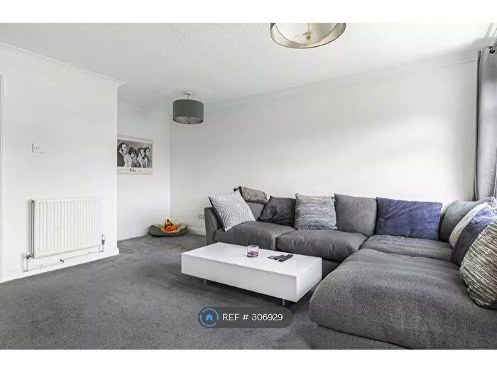 3 Bedroom Terraced House To Rent In Hawksworth Close, Wantage, OX12