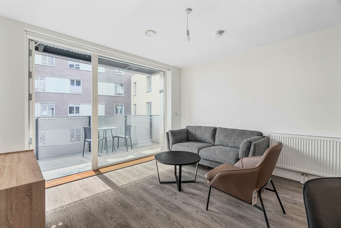 2 Bedroom Apartment To Rent In Fortunes Dock, Canning Town London, E16