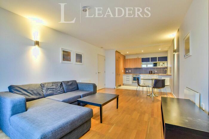 2 Bedroom Flat To Rent In Skyline Central, Goulden Street, Manchester, M4