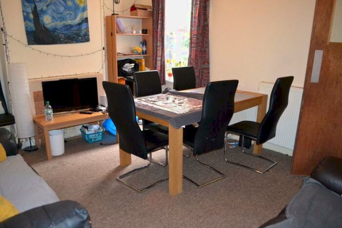 5 Bedroom House To Rent In Bournbrook Road, B29