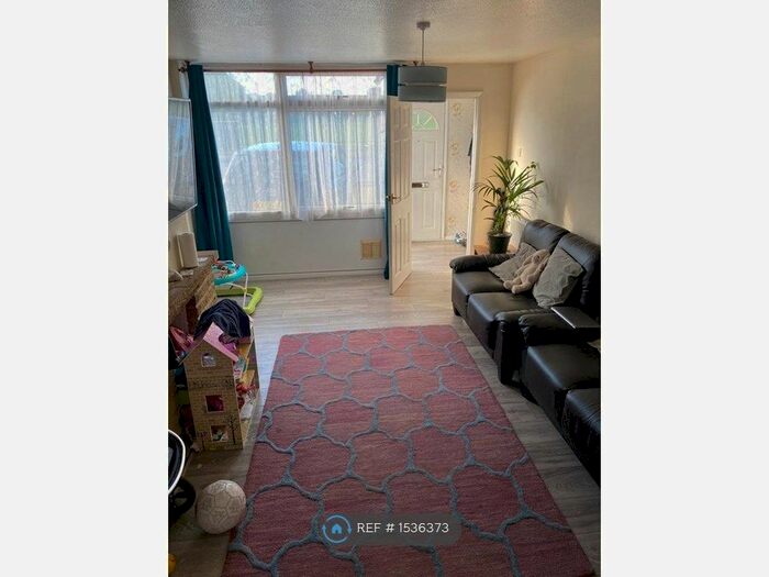 4 Bedroom Terraced House To Rent In Fairwater Drive, Woodley, Reading, RG5