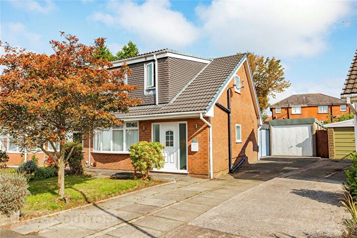 3 Bedroom Semi Detached House For Sale In Taunton Road, Chadderton, Oldham, OL9